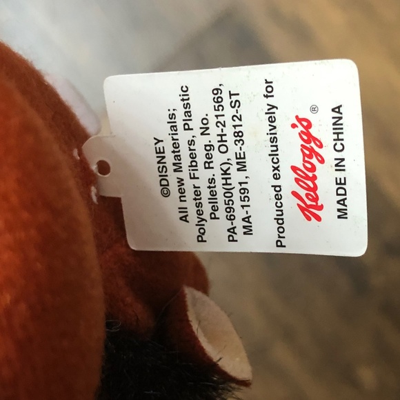 3 1/2" Pumbaa Disney Kelloggs Mini Beans Cereal Box Toy New with Tag - Picture 6 of 8